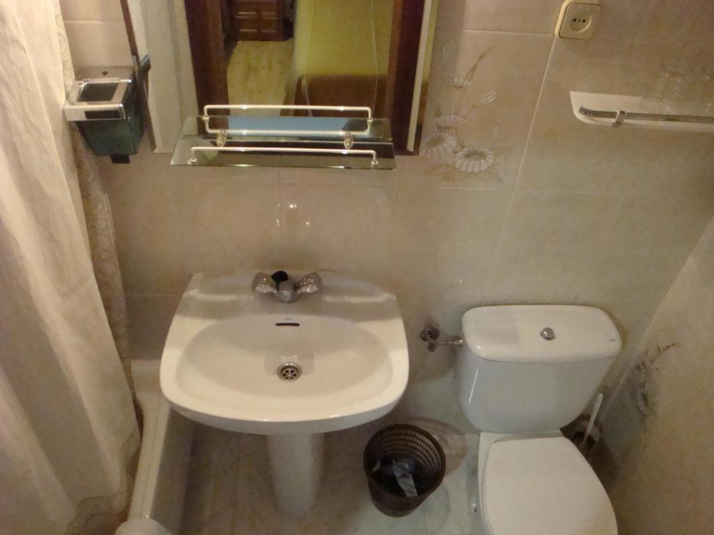 Hostal Zamora Madrid Room photo