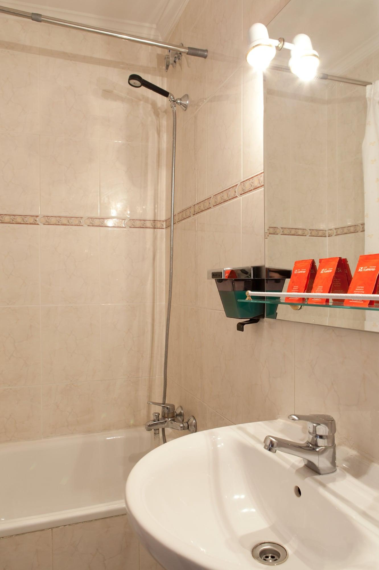 Hostal Zamora Madrid Exterior photo