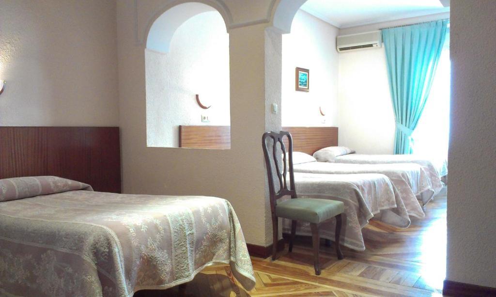 Hostal Zamora Madrid Room photo